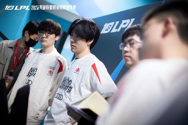 而海港则需 而海港则需