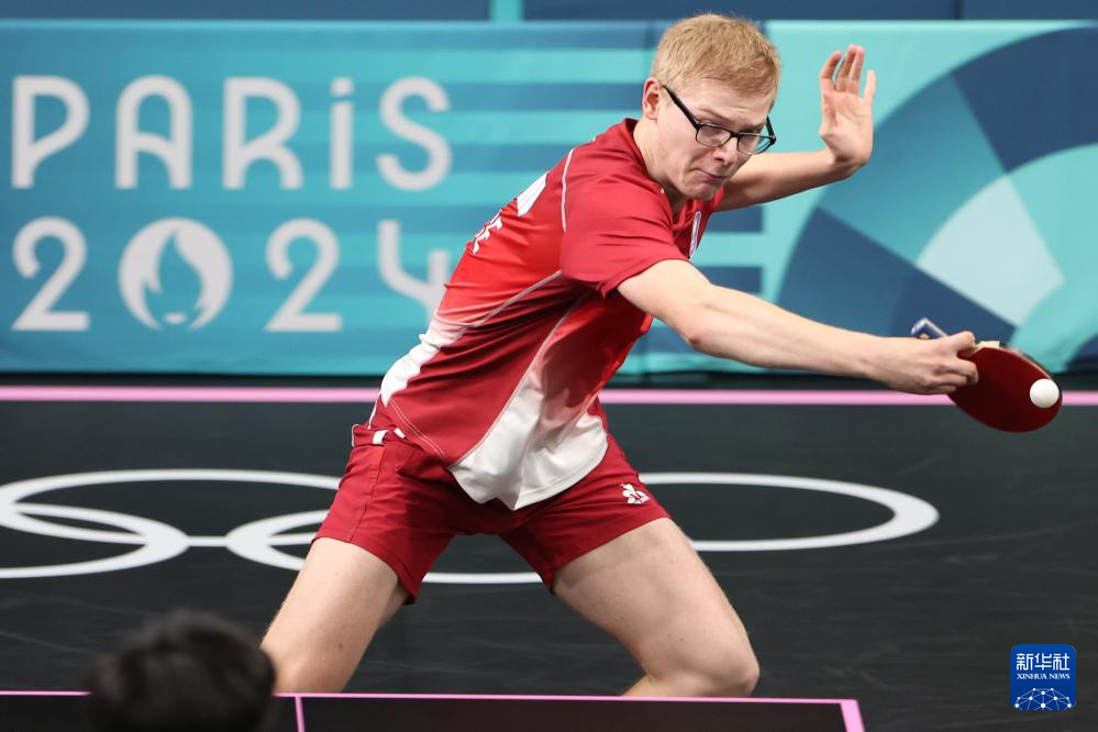 他在场上视 他在场上视