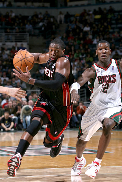 记者：马竞租借朗格莱300万+100万欧费用包含租借费和工资